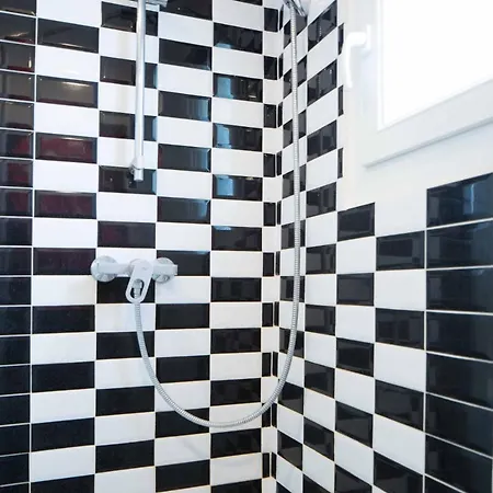 Lovely One Bedroom 13