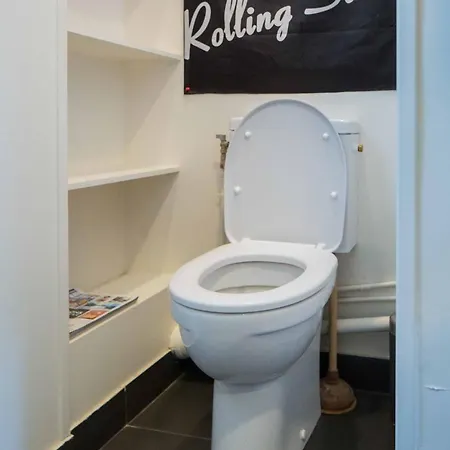 Lovely One Bedroom 13 *